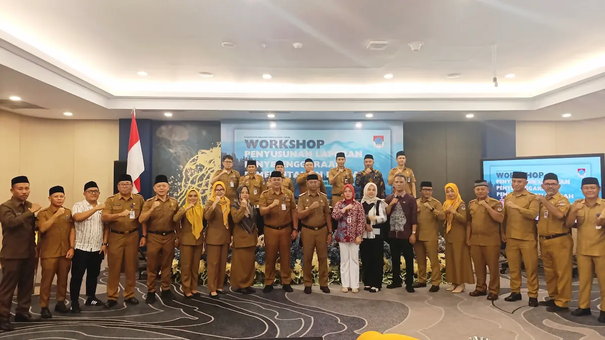 Bupati Boltim Oskar Manoppo bersama peserta Workshop Penyusunan LPPD 2025 di Kota Manado mediasulut.id