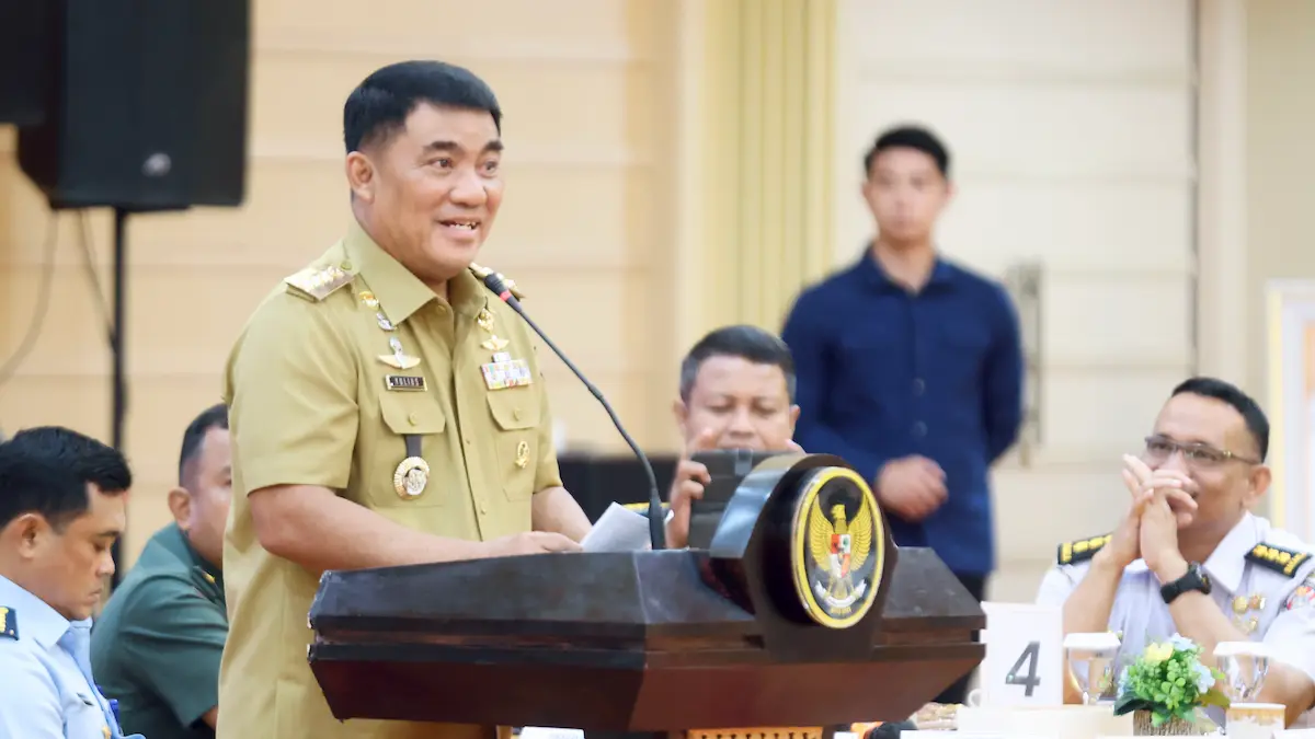 Gubernur Sulawesi Utara - Yulius Selvanus