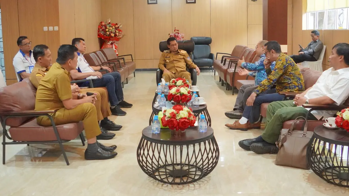 Suasana audiensi Wali Kota Bitung bersama investor SUEZ membahas kerja sama sistem air bersih mediasulut.id