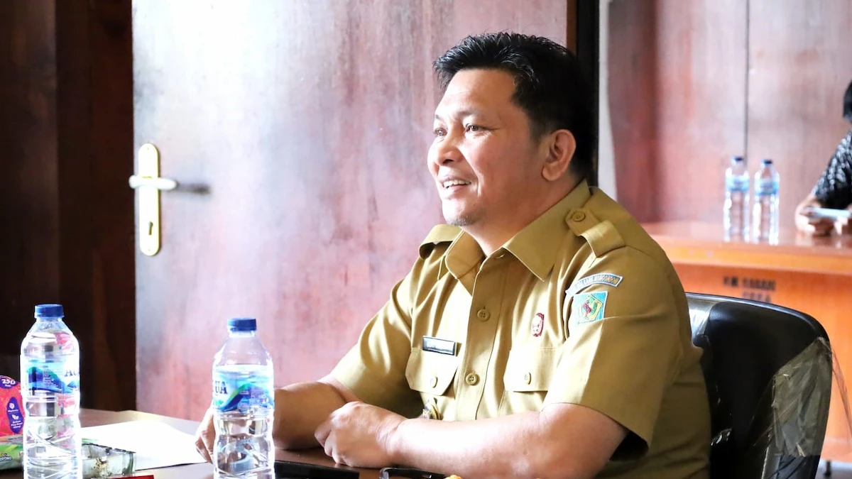 Wakil Bupati Bolaang Mongondow Dony Lumenta saat kunjungan kerja di UPTD Wilayah II Dinas PUPR Sulut Kota Kotamobagu mediasulut.id