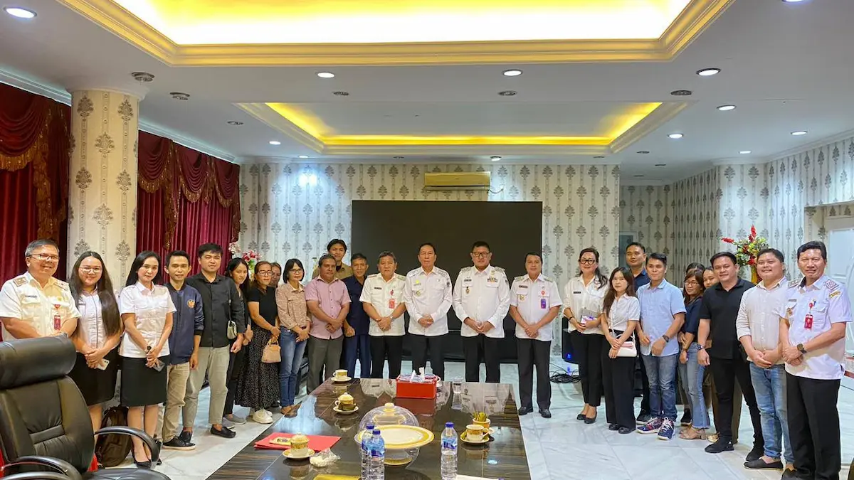 rapat pengembangan koperasi merah putih bersama bupati dan wakil bupati minahasa selatan