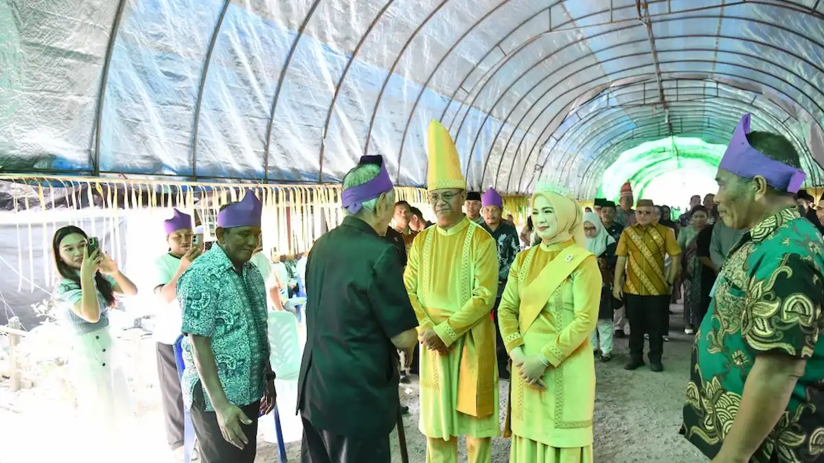 Bupati Oskar Manoppo menghadiri adat Tulude di Desa Jiko Bersatu Boltim mediasulut.id