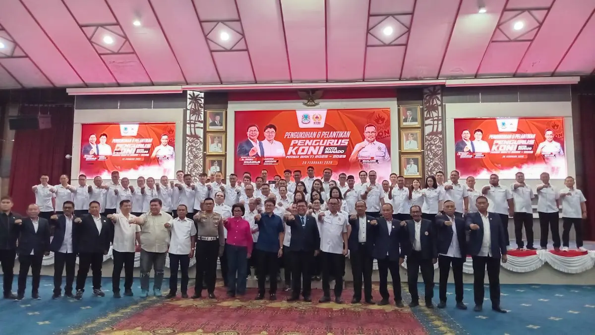 Foto bersama pengurus KONI Manado usai pelantikan resmi mediasulut.id