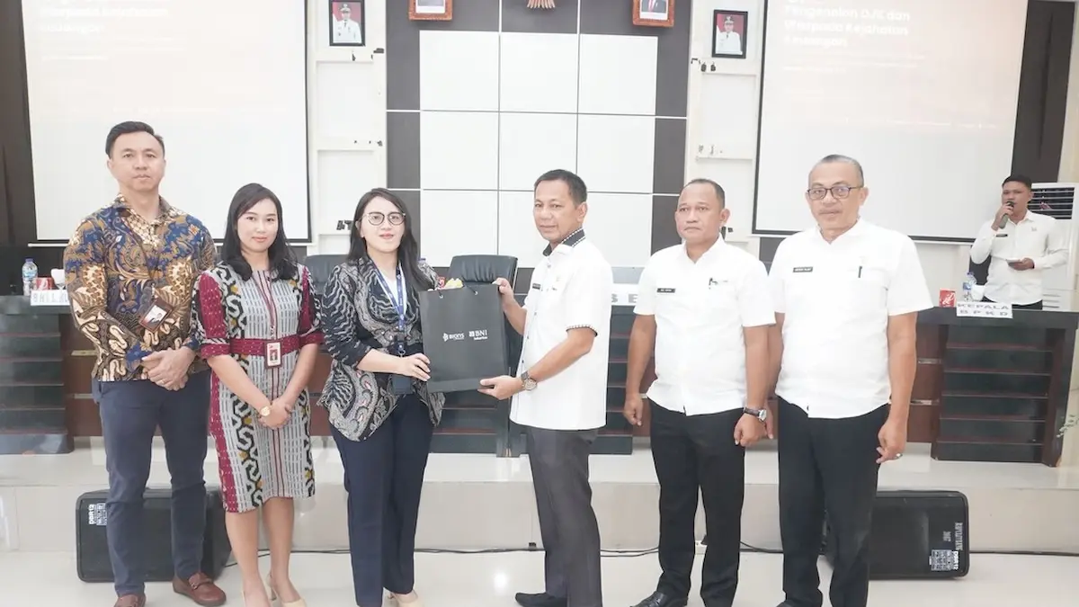 Perwakilan OJK BEI dan BNI Sekuritas bersama Sekda Boltara dalam kegiatan sosialisasi pasar modal ASN di Kabupaten Bolaang Mongondow Utara mediasulut.id