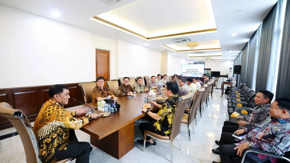 Rapat kerja gubernur Sulawesi Utara bersama bupati dan wali kota di Manado mediasulut.id