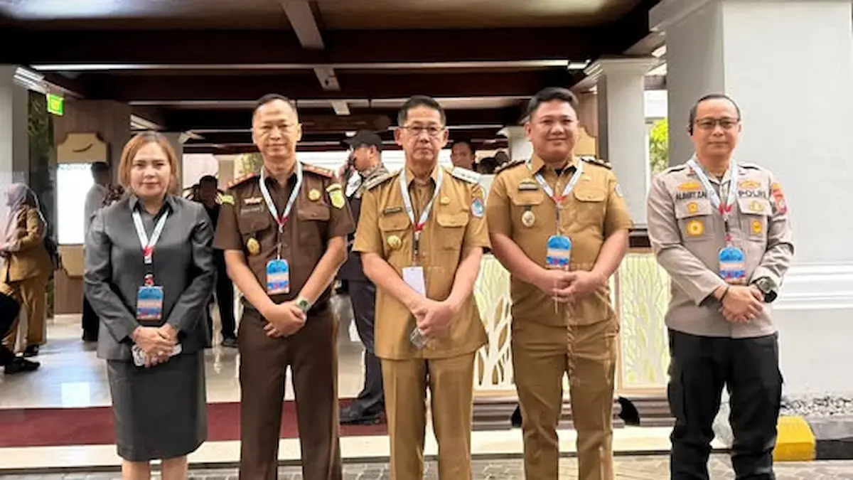 Wali Kota dan Wakil Wali Kota Bitung bersama unsur Forkopimda berfoto di sela Rakornas Pemerintah Pusat dan Daerah Tahun 2026 mediasulut.id