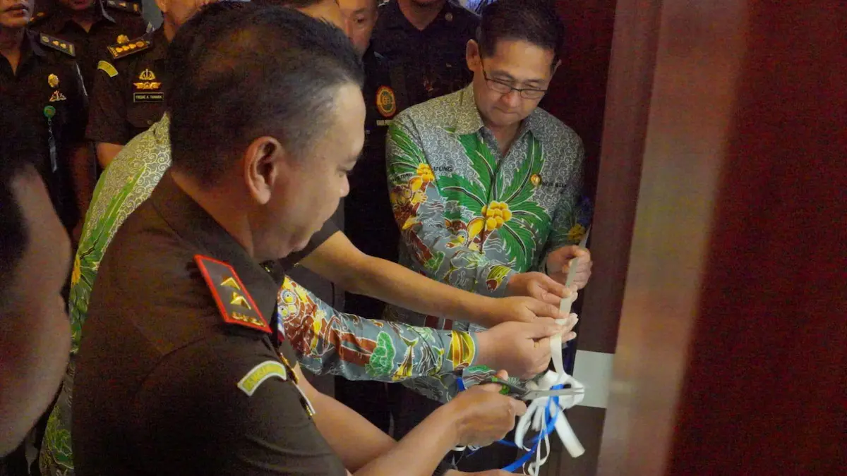 Prosesi gunting pita Rumah Restorative Justice Bitung mediasulut.id