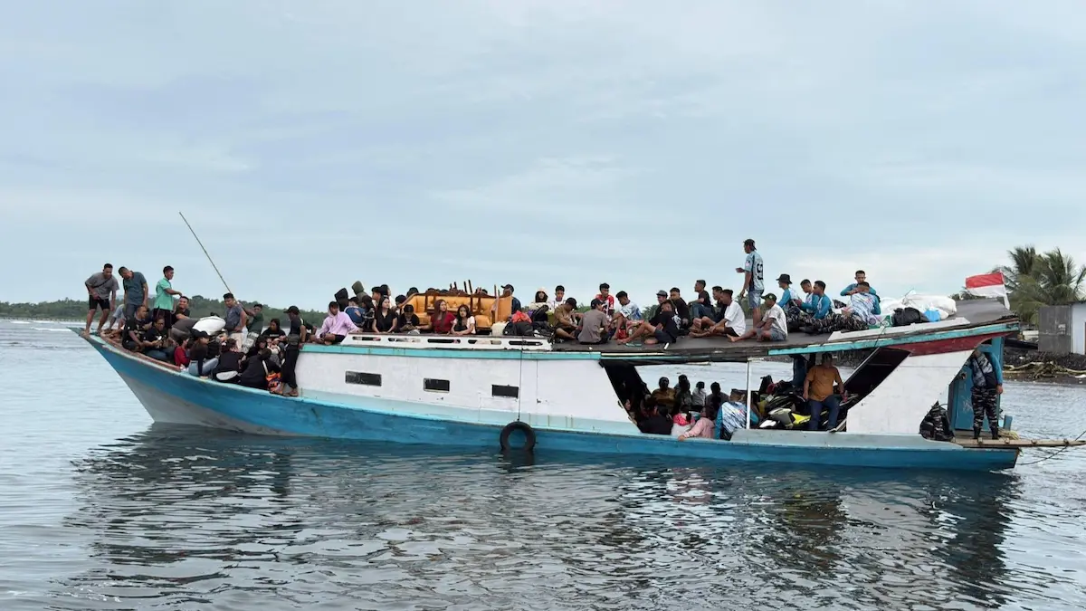 KM Alisa mengangkut penumpang dari Likupang menuju Desa Talise Minahasa Utara mediasulut.id