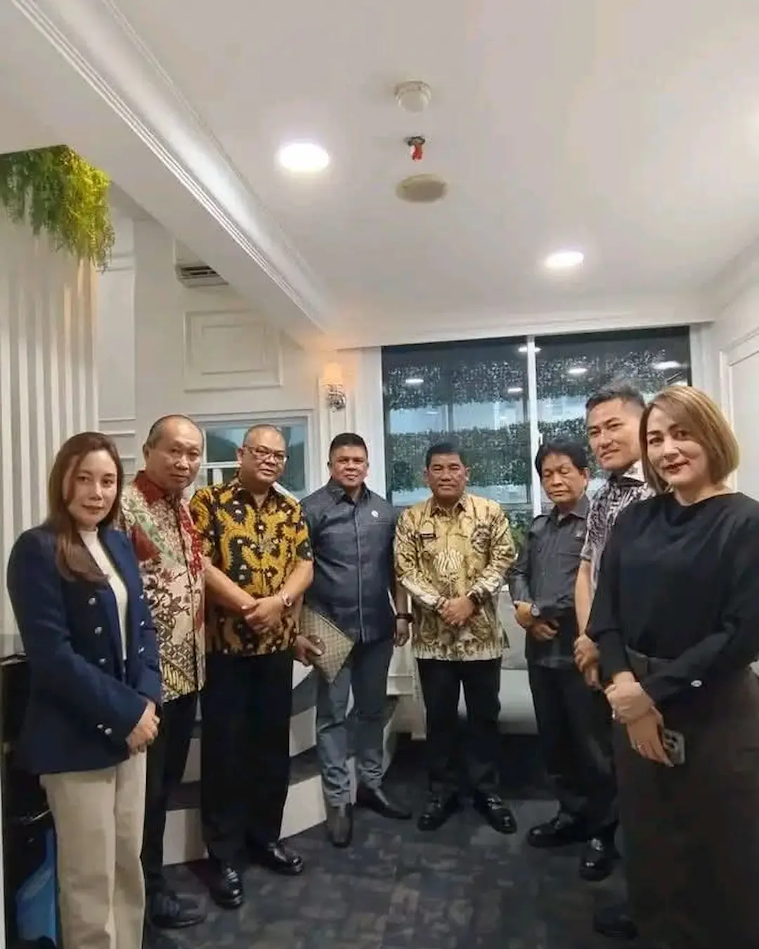 Michaela Paruntu bersama tim DPRD Sulut di kantor ATR BPN Jakarta mediasulut.id