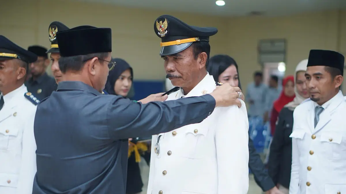 Bupati sematkan tanda jabatan kepada pejabat Boltara mediasulut.id