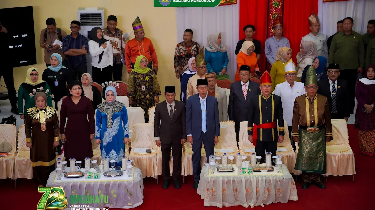 unsur pimpinan daerah bolmong mengikuti rapat paripurna hut ke 72