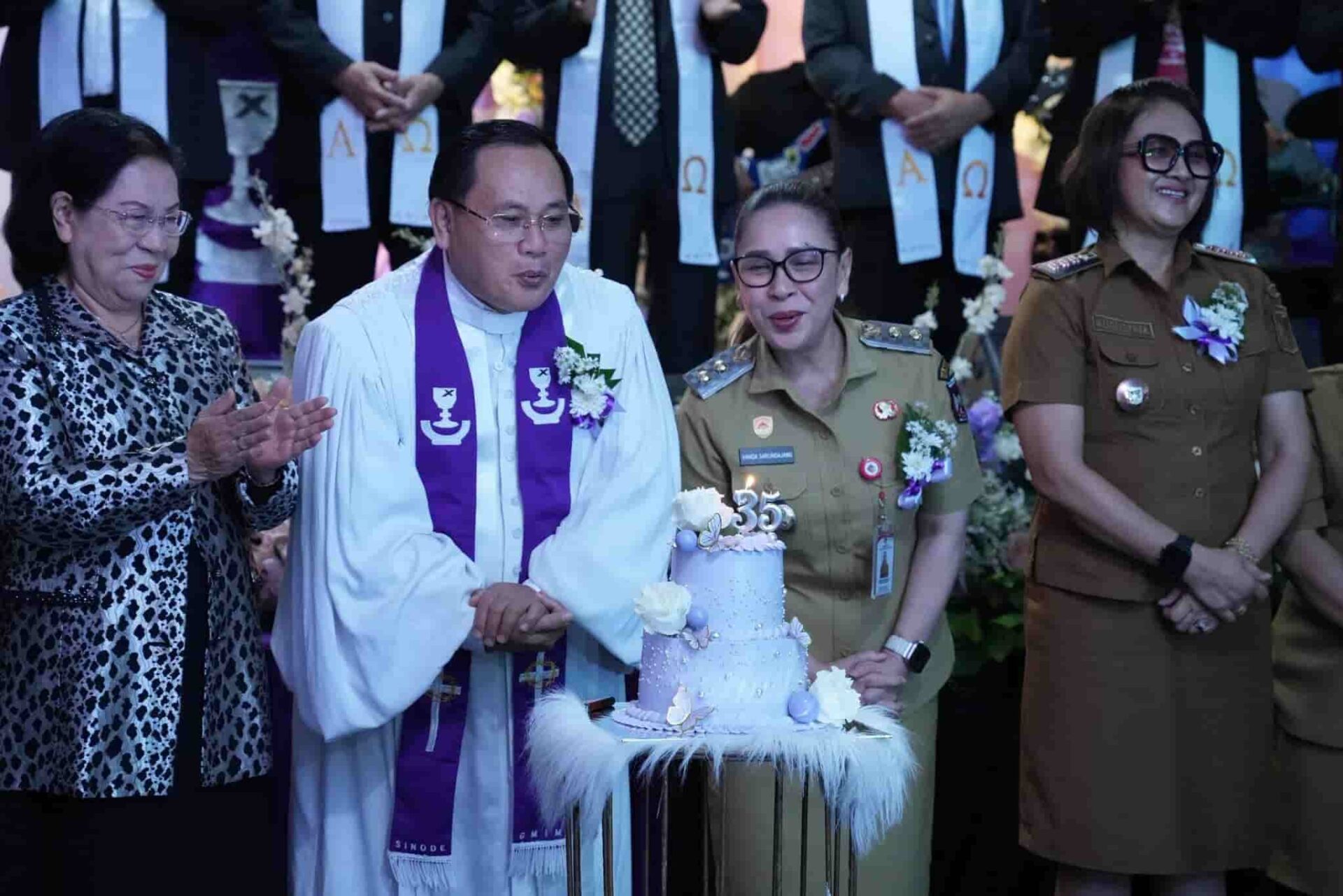 Vanda Sarundajang di HUT GMIM Syalom Tounkuramber Tondano