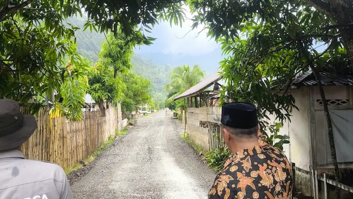 pemantauan kualitas jalan matabulu boltim oleh bupati