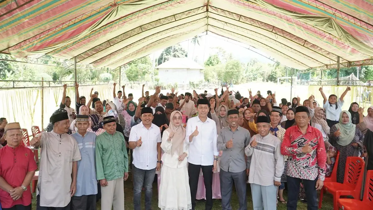 warga bolsel berkumpul lebaran ketupat bersama bupati iskandar