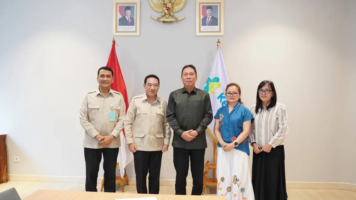 Franky Donny Wongkar foto bersama Wakil Menteri Kesehatan Benjamin Oktavianus di Kemenkes
