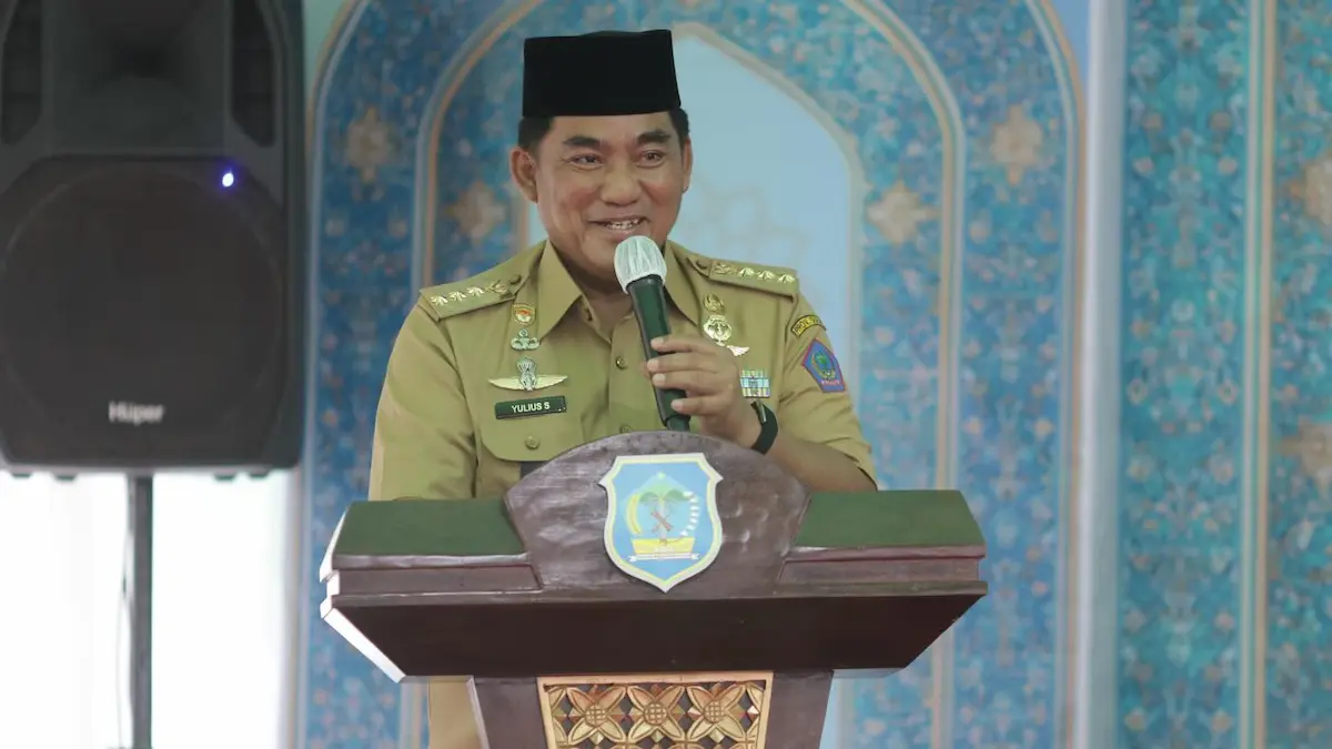 Gubernur Yulius Selvanus menyampaikan sambutan safari Ramadhan di Bolsel
