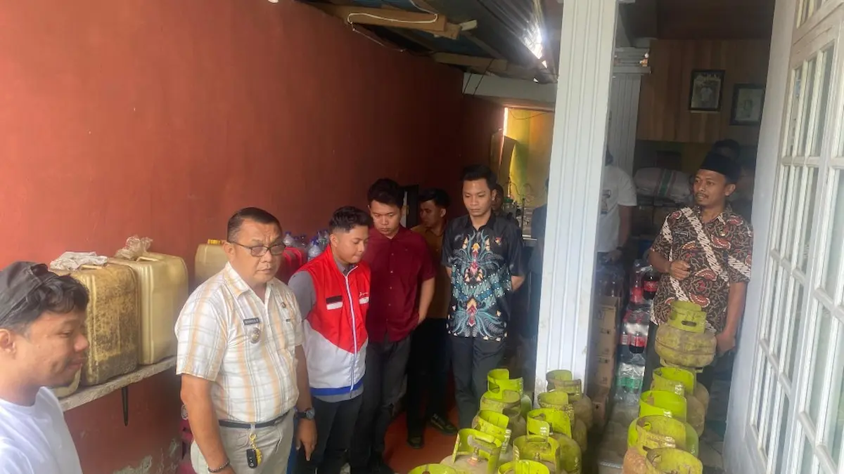 Tim TPID Boltim memeriksa stok LPG 3 kilogram di Modayag