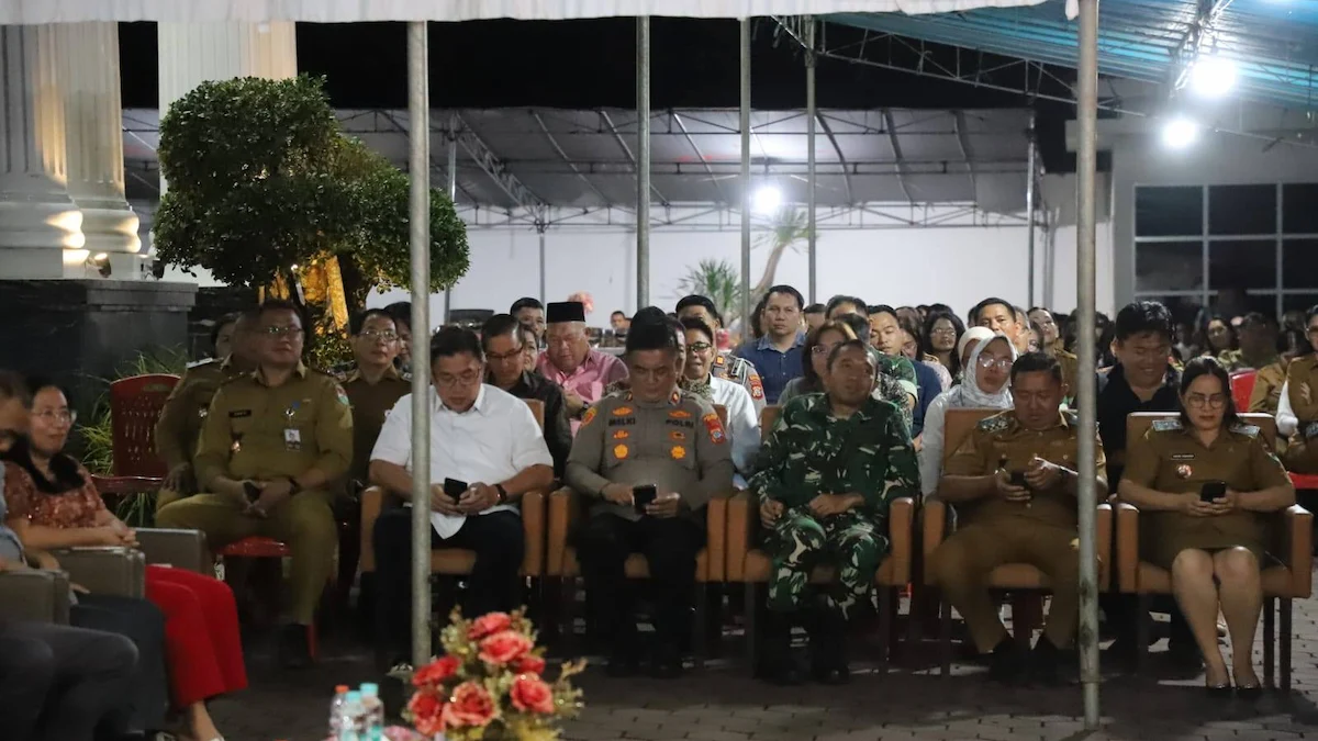 Undangan hadiri ibadah syukur HUT Bupati Mitra di Nataan