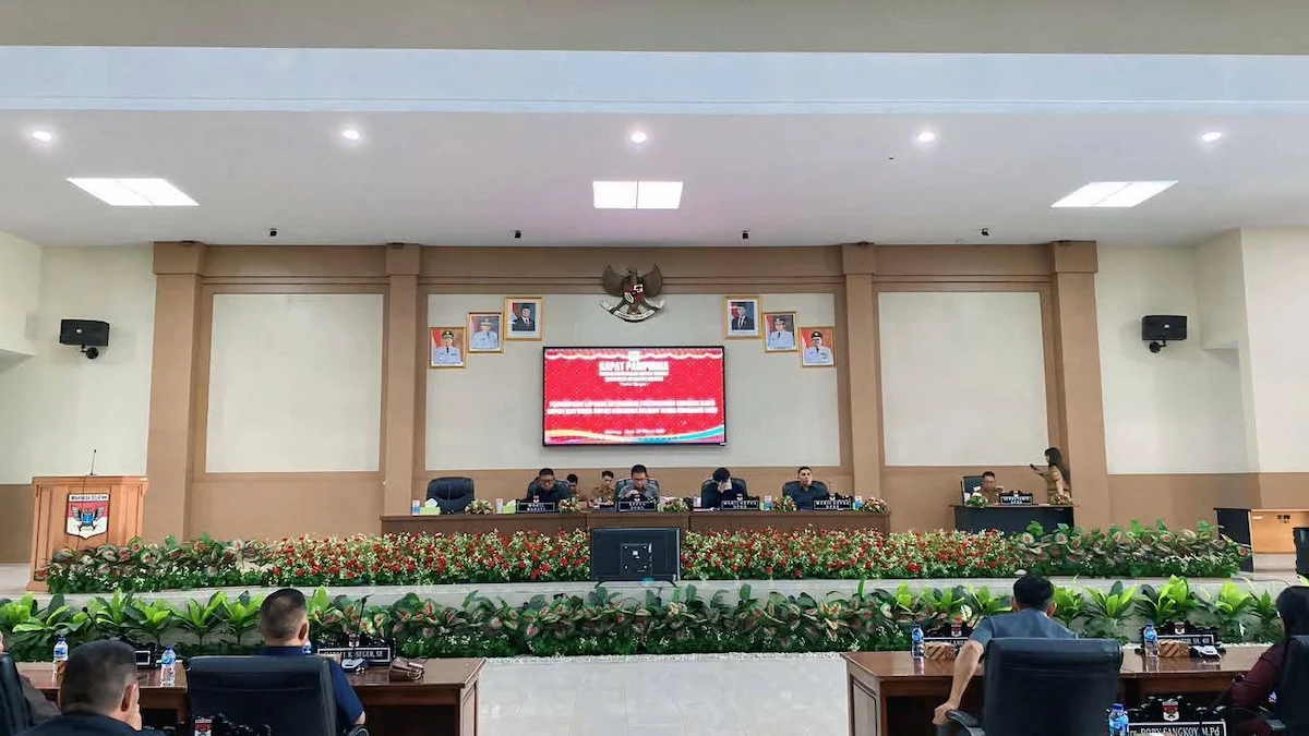Suasana rapat paripurna DPRD Minahasa Selatan saat pembahasan LKPJ