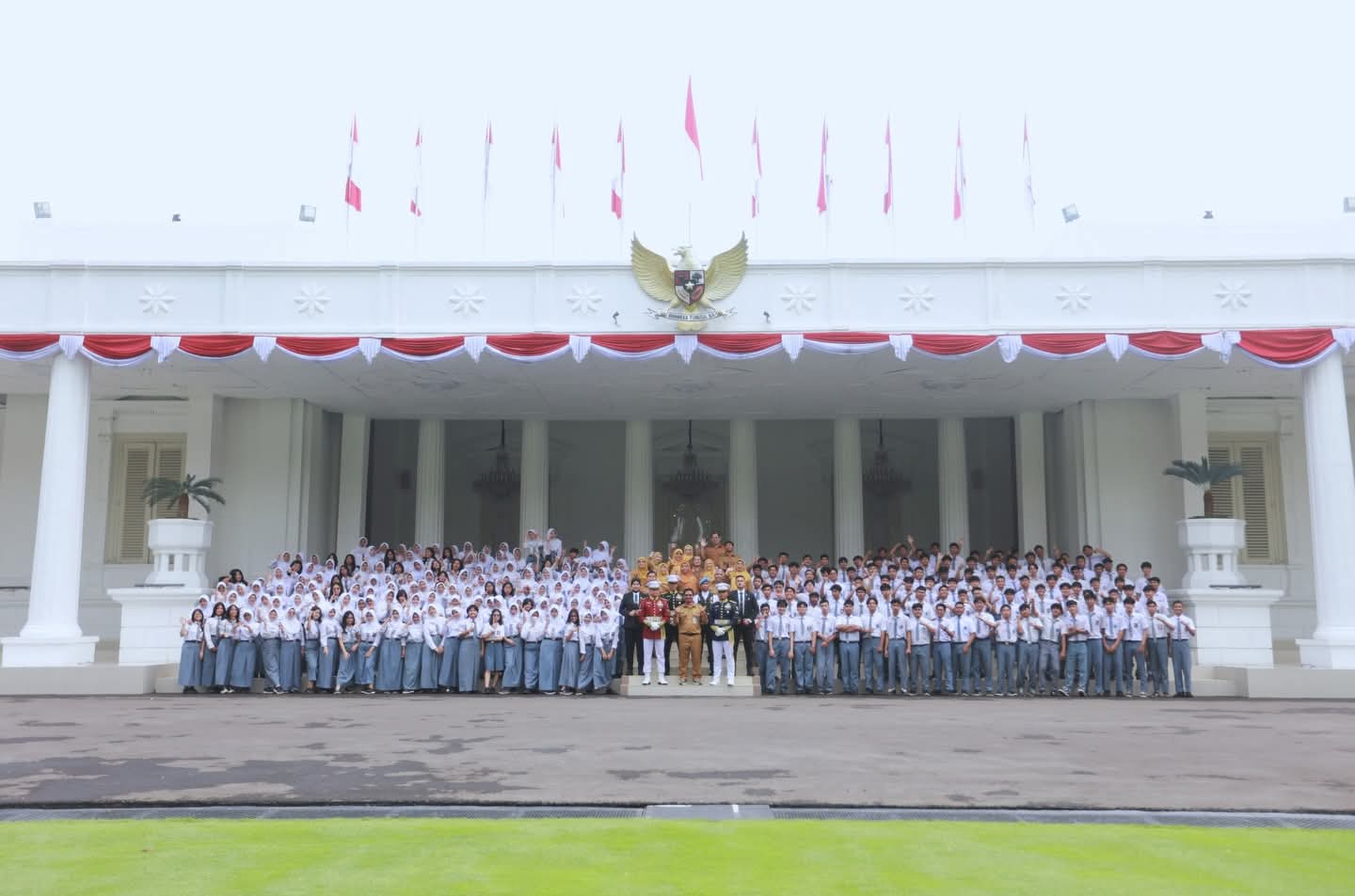 suasana istana kepresidenan sebagai pusat pemerintahan indonesia