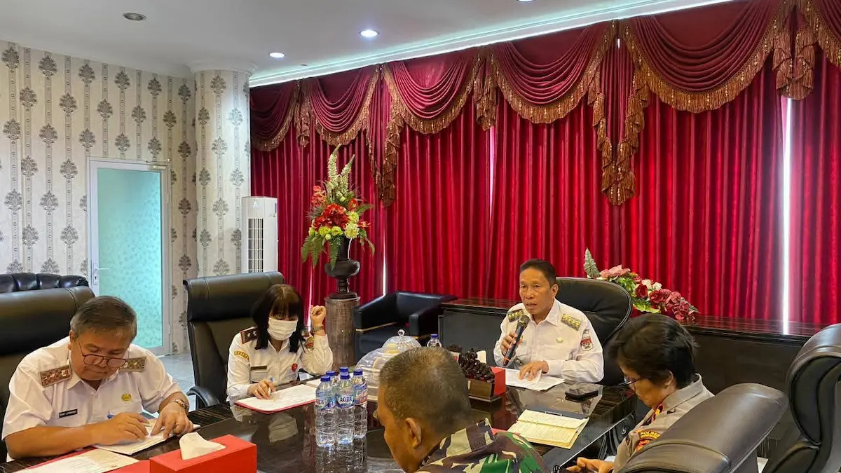 bupati franky wongkar pimpin rapat forkopimda minahasa selatan