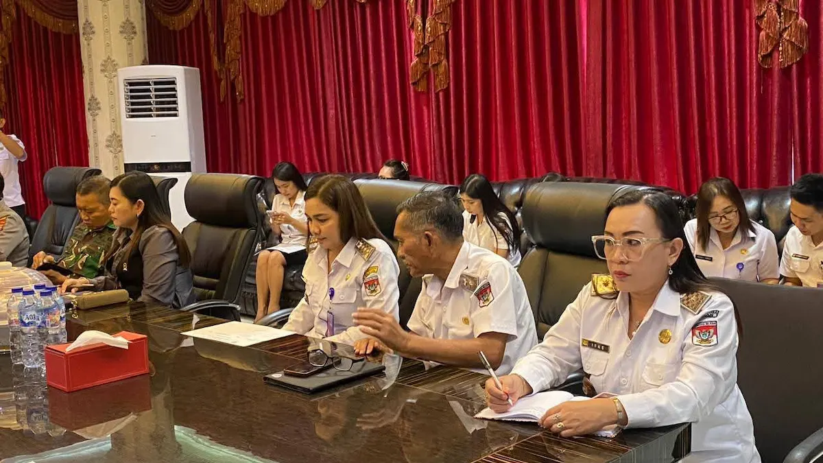 peserta rapat forkopimda minahasa selatan mengikuti pembahasan keamanan