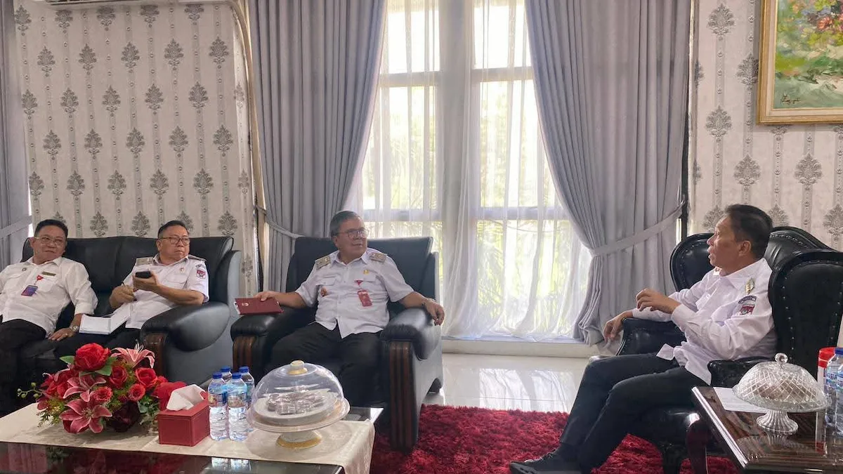 Bupati Minahasa Selatan bertemu Bakamla di kantor bupati