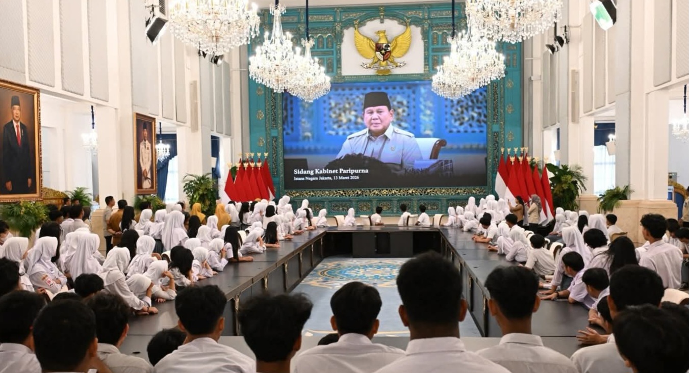 kunjungan siswa ke istana negara melihat ruang kabinet