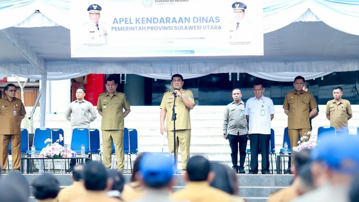 Yulius Selvanus memimpin apel kendaraan dinas Sulut di Manado