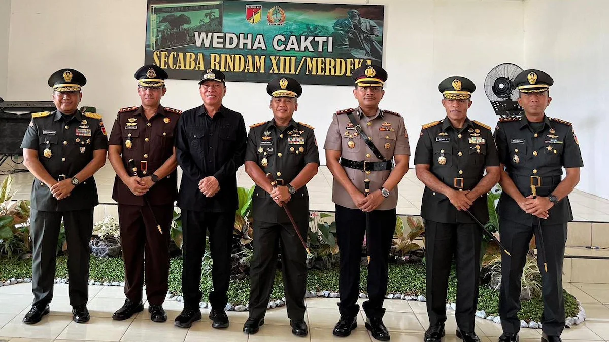 Bupati Minahasa Selatan bersama Forkopimda di Secaba Rindam XIII Merdeka