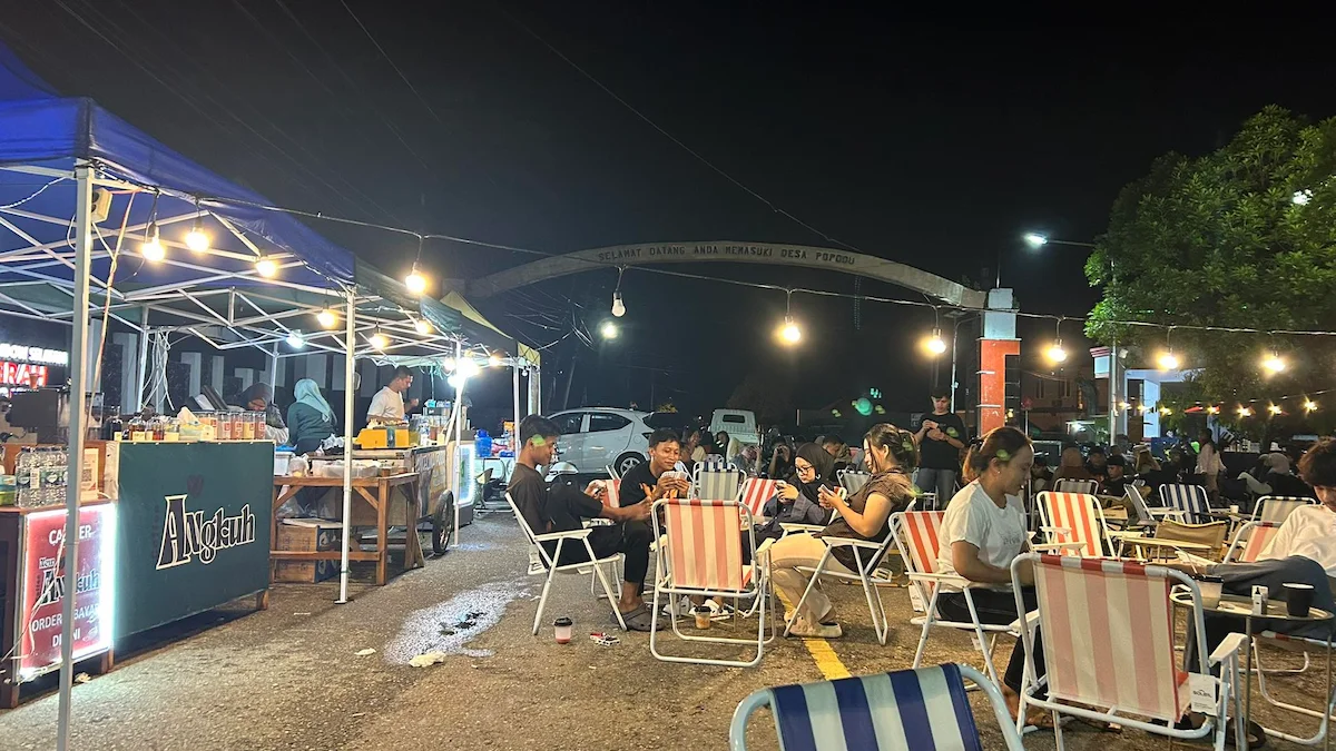 Lapak kuliner UMKM di Gate Marligo Bolsel saat malam