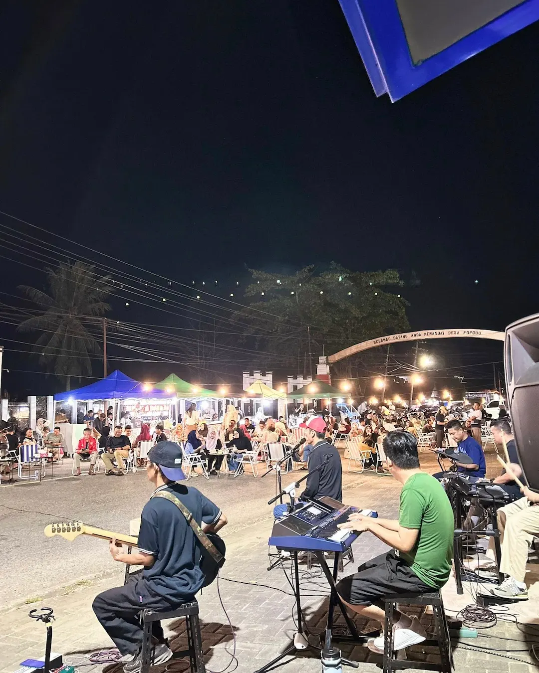 Pertunjukan musik live di Gate Marligo Bolsel