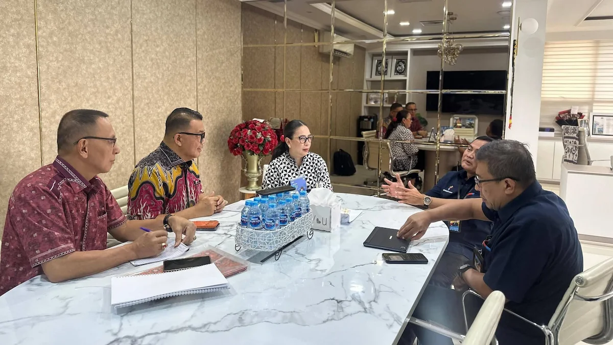 Vanda Sarundajang rapat dengan pejabat Kemenpora bahas Stadion Maesa