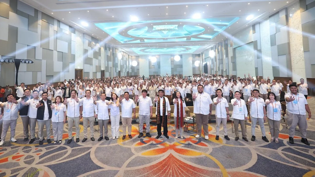 Ratusan kader TIDAR Sulut foto bersama di Hotel Manado