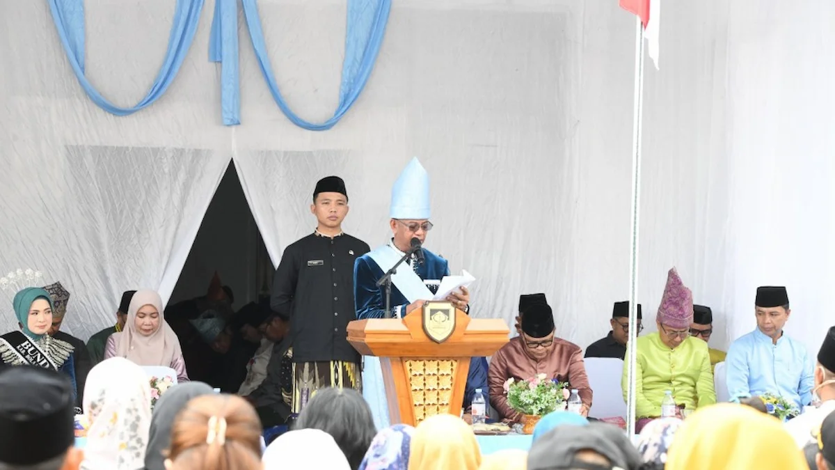 Bupati Oskar Manoppo memimpin upacara Hardiknas 2026 Boltim