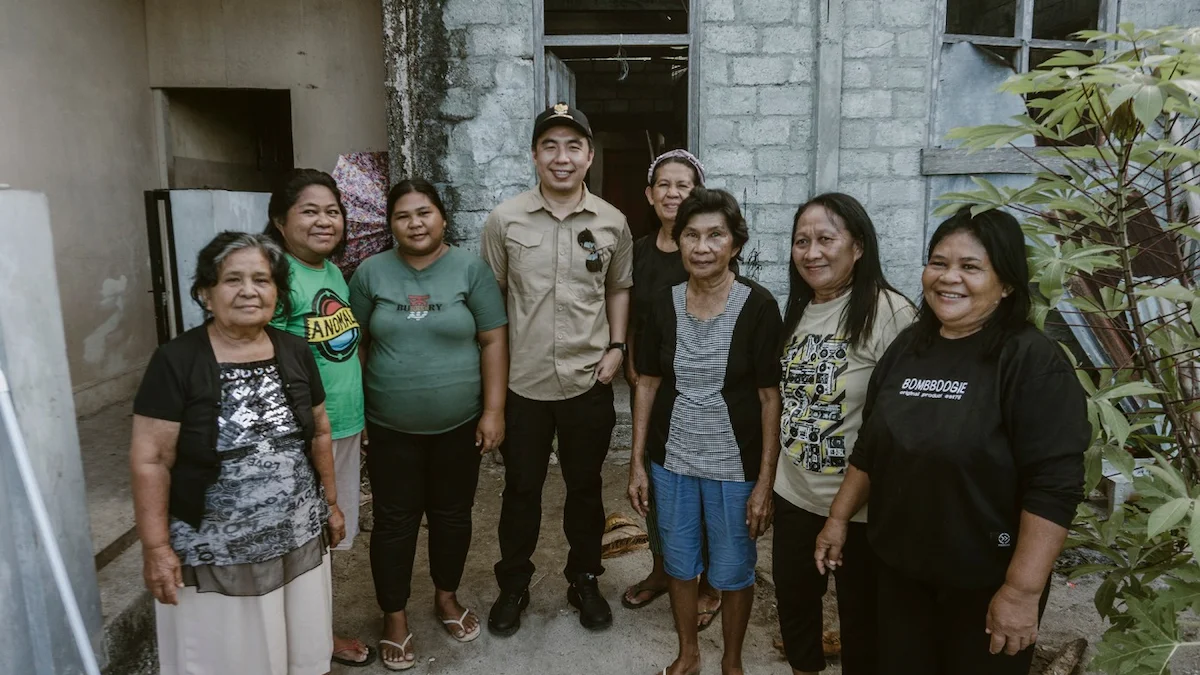 Michael Thungari bertemu warga saat kunjungan ke rumah Pulau Kalama