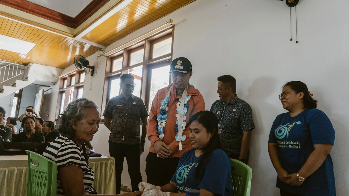 Michael Thungari pantau layanan kesehatan gratis warga Pulau Kalama