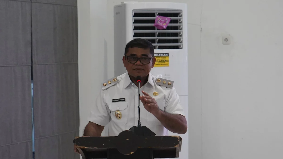 Wakil Bupati Sitaro Heronimus Makainas memberikan sambutan terkait Sensus Ekonomi 2026
