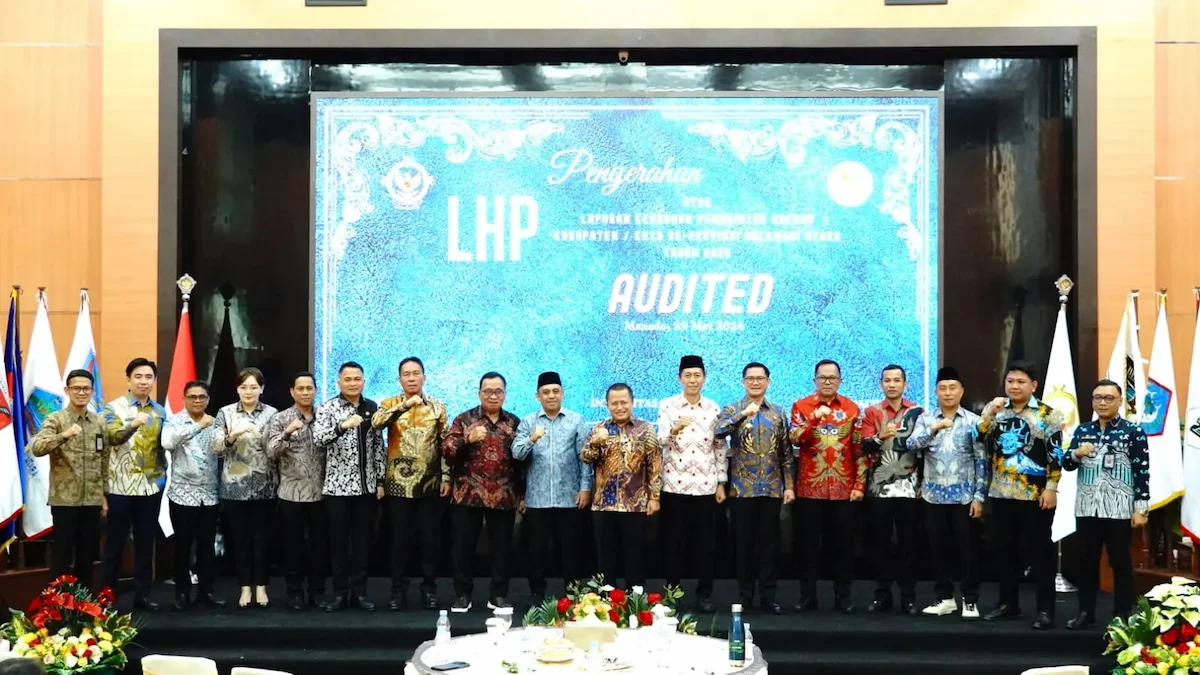 Bupati Iskandar Kamaru bersama jajaran Pemkab Bolsel usai menerima opini WTP LKPD Tahun Anggaran 2025 di Manado