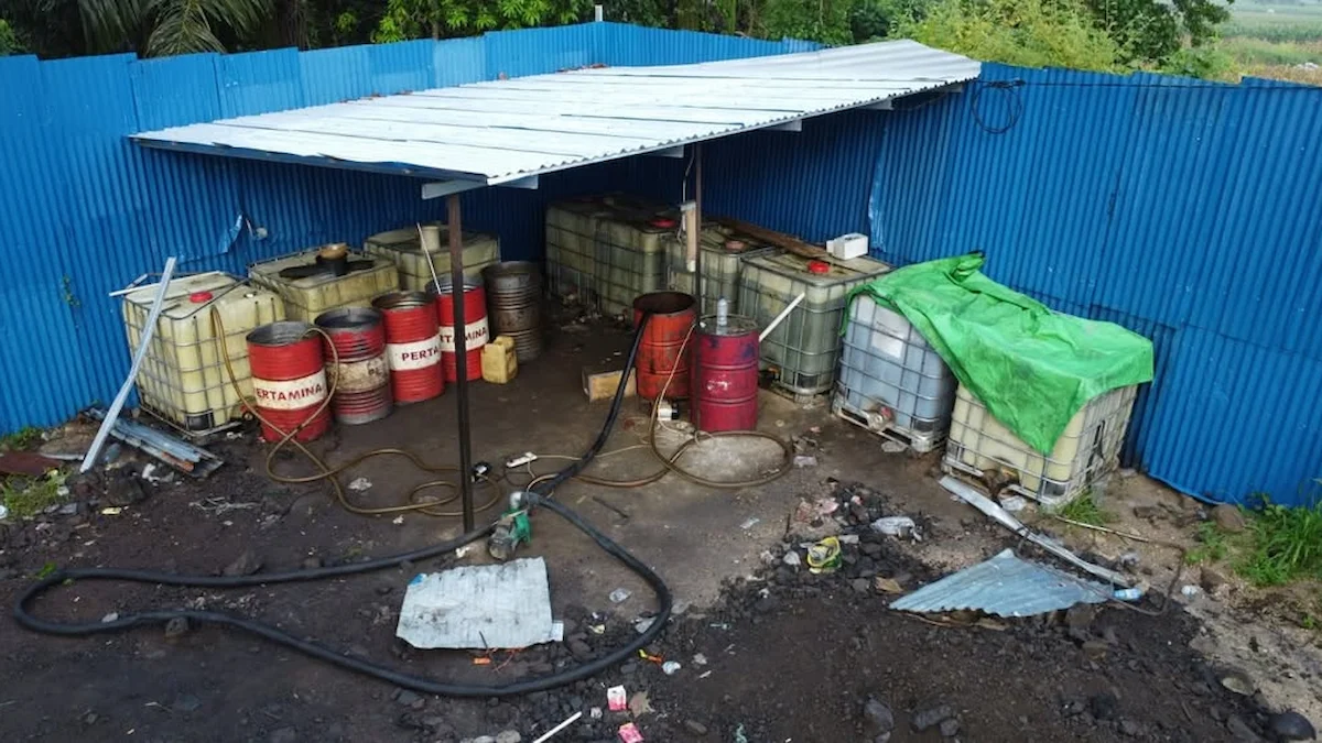 Tampak area gudang dugaan penimbunan solar subsidi di Kecamatan Kema Minahasa Utara