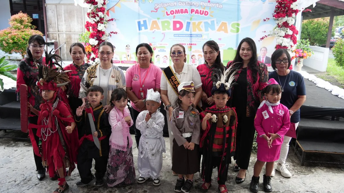 Peserta Lomba PAUD Hardiknas 2026 bersama jajaran Pemerintah Kabupaten Minahasa
