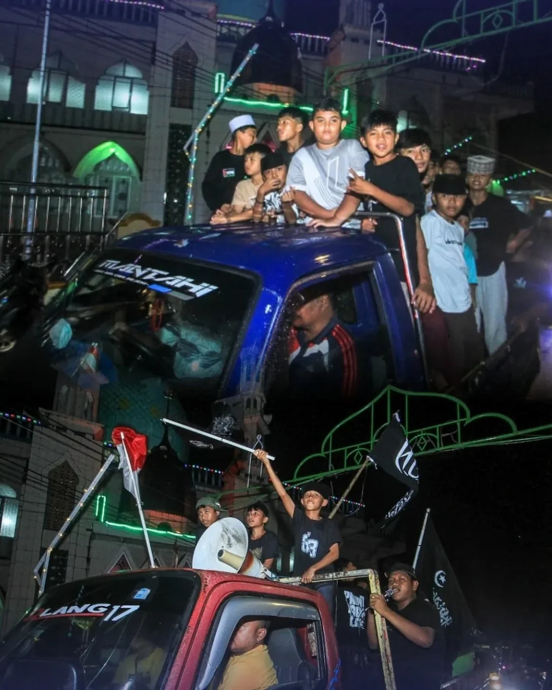 Peserta takbir keliling Iduladha 1447 Hijriah melintas di Kecamatan Tahuna Timur Kabupaten Sangihe