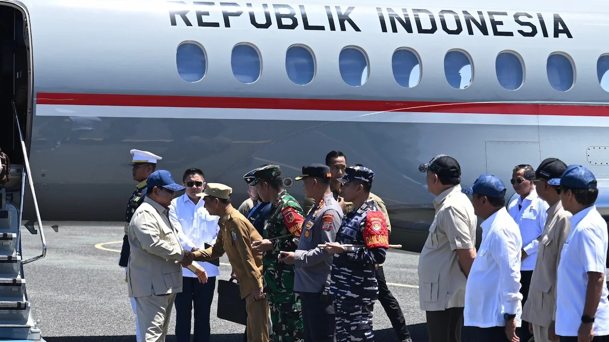 Presiden Prabowo Subianto tiba di Bandara Miangas disambut pejabat dan aparat