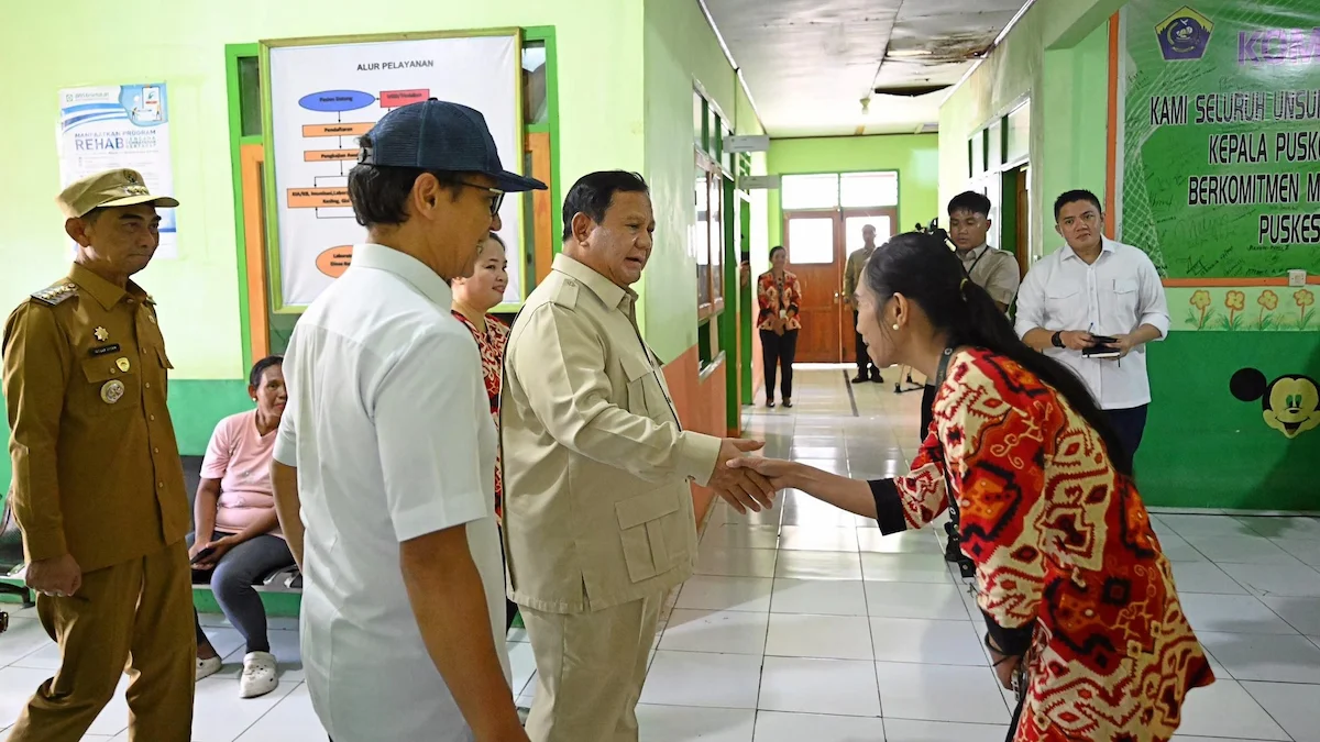 Presiden Prabowo Subianto meninjau pelayanan kesehatan di Puskesmas Miangas