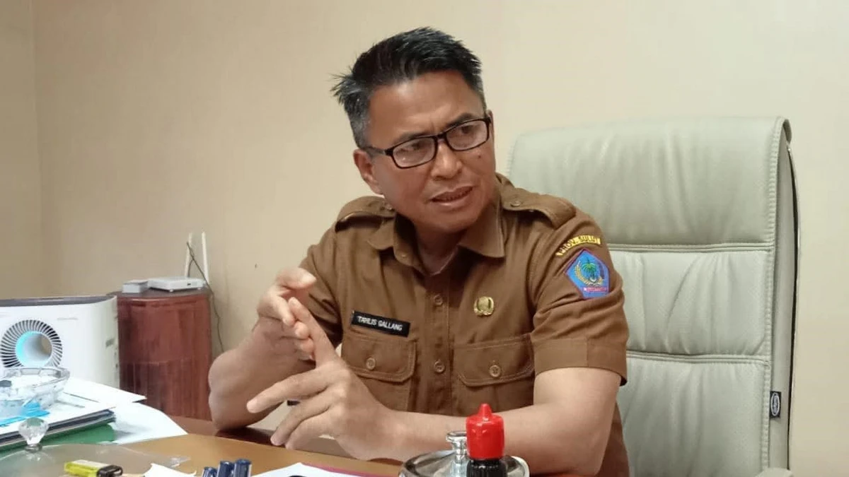 Tahlis Gallang saat bertugas sebagai pejabat di Sulawesi Utara