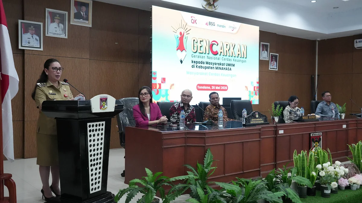 Vanda Sarundajang membuka program GENCARKAN literasi keuangan di Minahasa