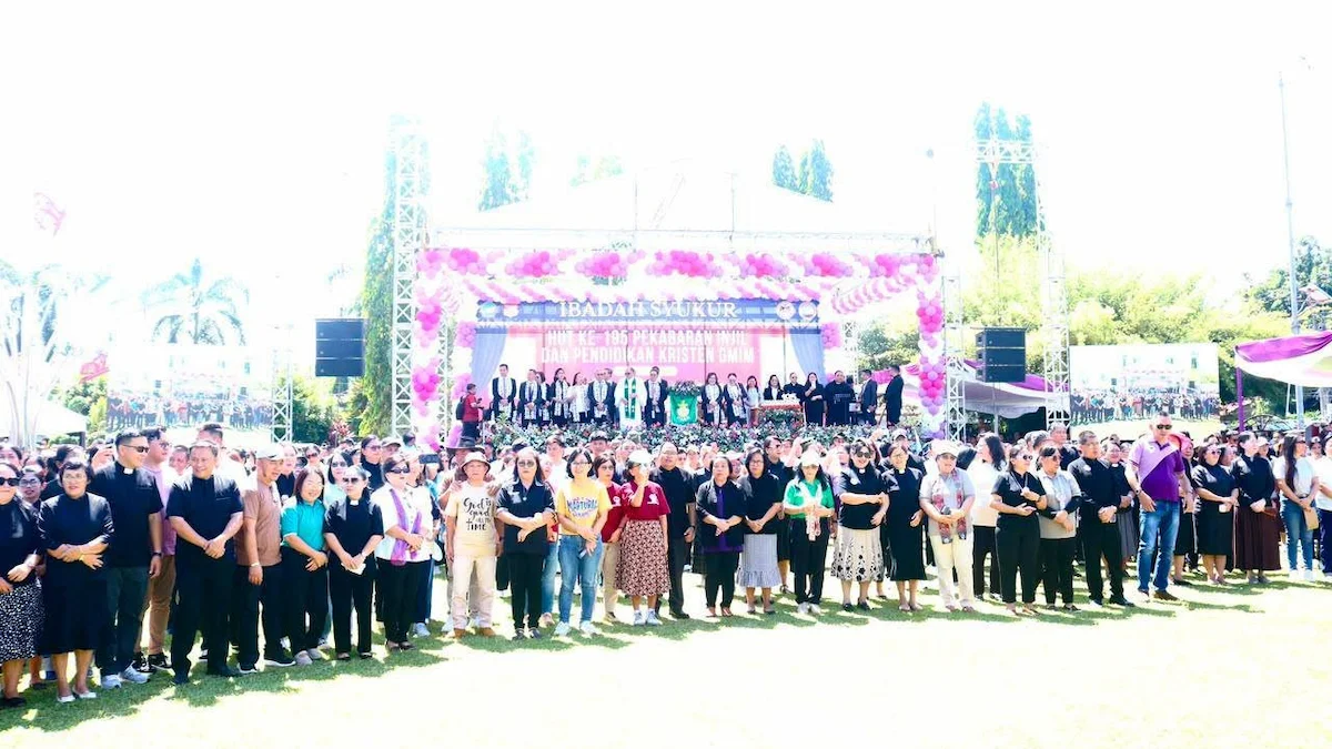 Ribuan jemaat mengikuti Ibadah Syukur 195 Tahun Pekabaran Injil dan Pendidikan Kristen GMIM di Amurang