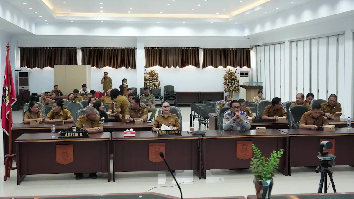 Wakil Bupati Minahasa Vanda Sarundajang mengikuti Rakor Pengendalian Inflasi di Kantor Bupati Minahasa